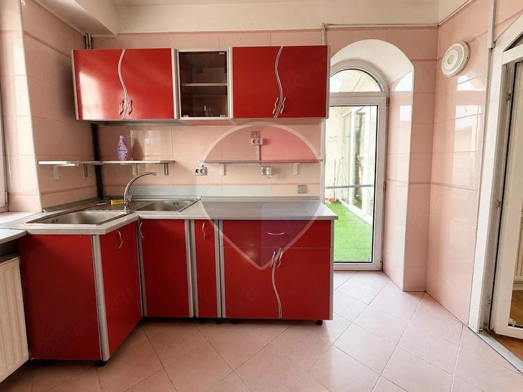 Casă cu 6 camere în Cotroceni