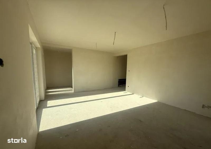 Casă cu 4 camere în Dezmir