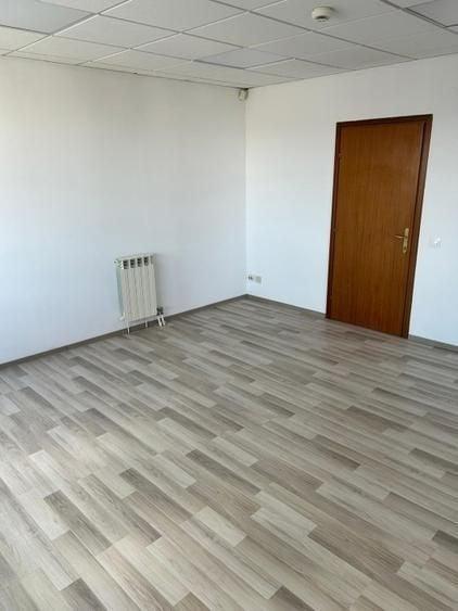 Birou, de 135 mp, în Universitate