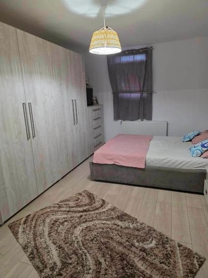Apartament cu 3 camere semidecomandat, mobilat în Steaua