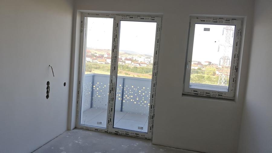 Apartament cu 3 camere semidecomandat în Apahida