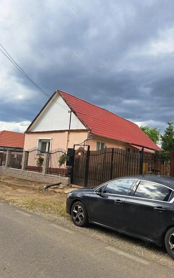 Casă cu 2 camere cu Teren 952 Mp în Centura