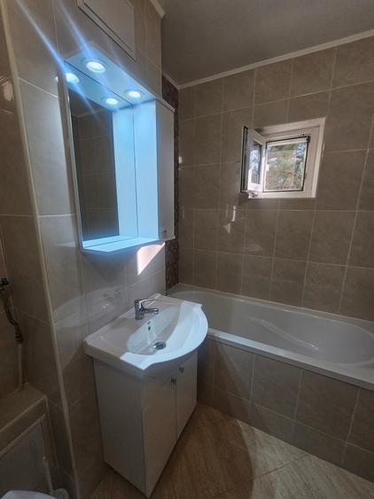 Apartament cu 2 camere decomandat în Nicolina