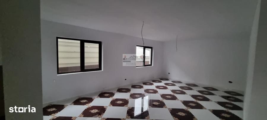 Casă cu 5 camere cu Teren 504 Mp în Tătărăști