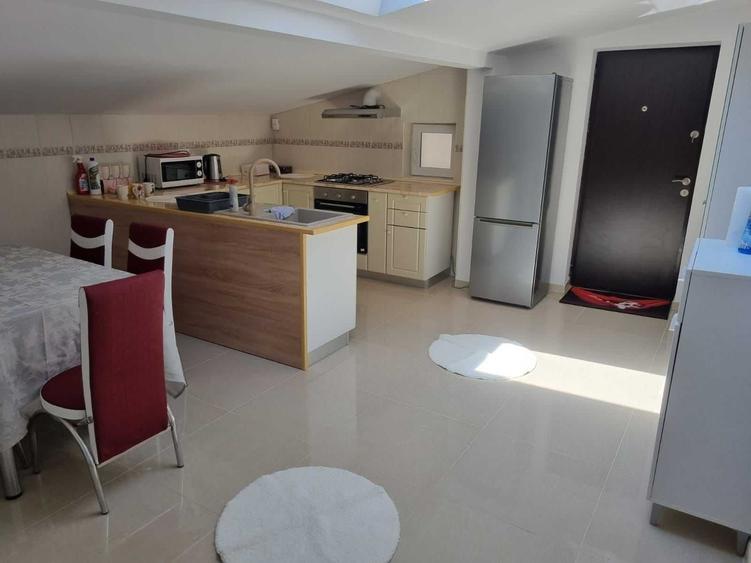 Apartament cu 4 camere decomandat în Deta