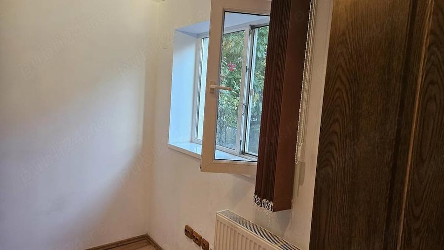 Casă cu 3 camere cu Teren 600 Mp în Central
