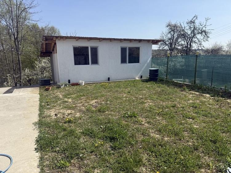 Casă cu 4 camere în Băbana