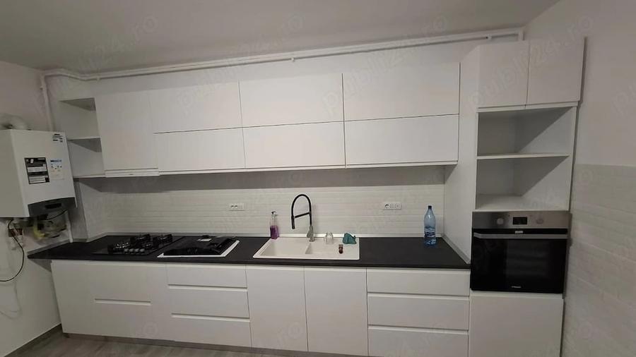 Apartament cu 4 camere decomandat în Central