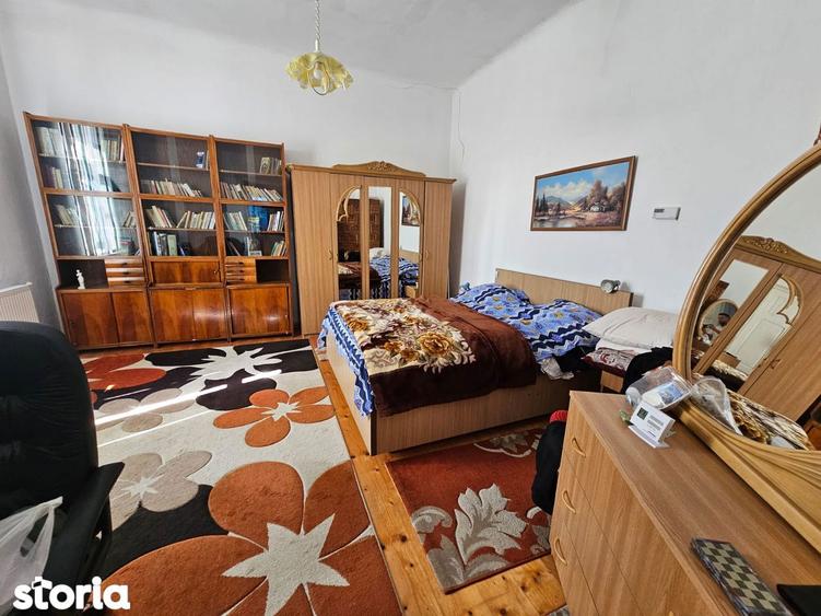 Casă cu 3 camere cu Teren 500 Mp în Central