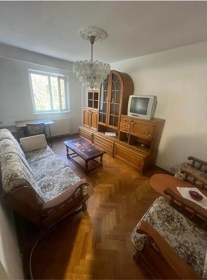 Apartament cu 2 camere decomandat în Medicină