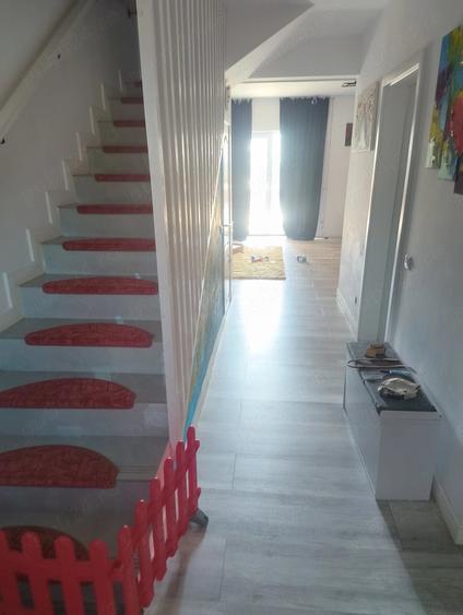 Casă cu Teren 283 Mp în Turburea