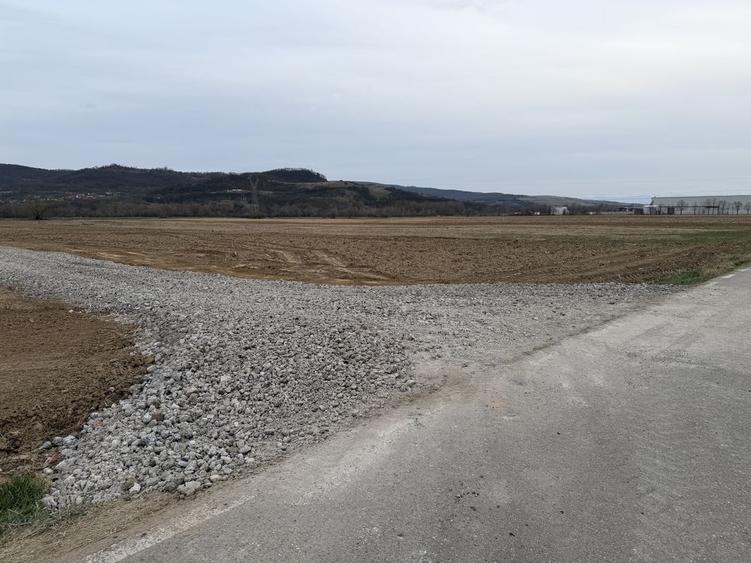 Teren de 1350 mp, în Tâmpa