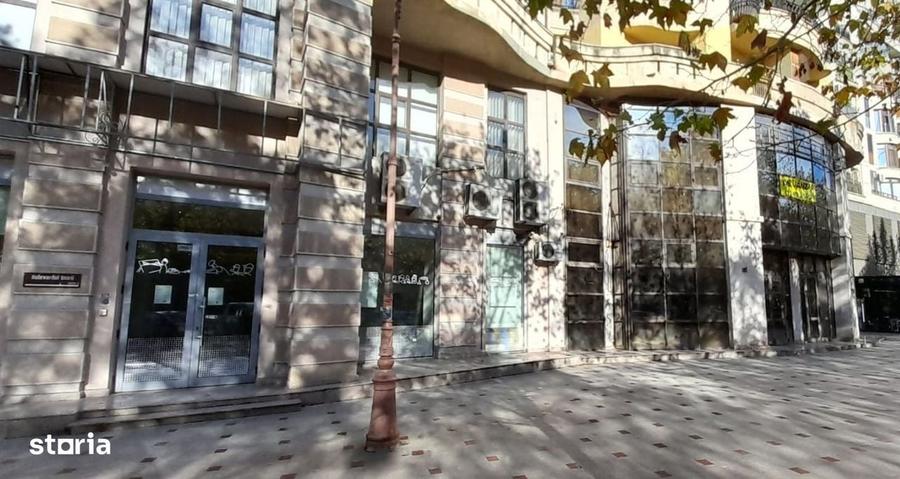 Spațiu comercial, de 1,300 mp, în Unirii