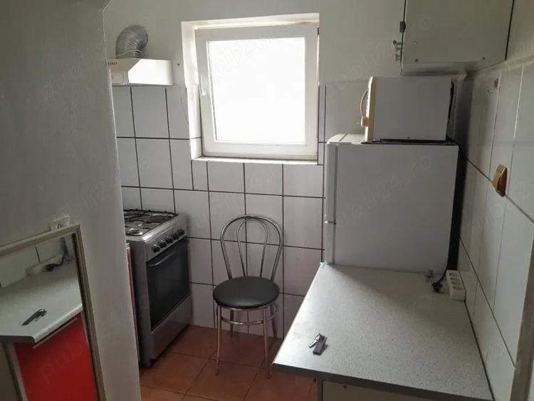 Garsonieră decomandată în 6 Vânători