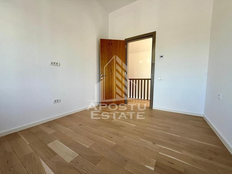 Duplex cu 5 camere cu Canalizare în Dumbrăvița