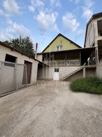 Casă individuală cu 4 camere cu Canalizare în Poplaca