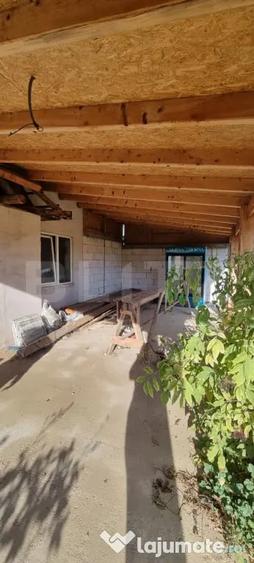 Casă cu 2 camere cu Teren 3267 Mp în Tău