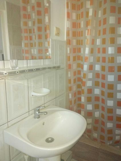 Casă cu 2 camere semidecomandat în Central