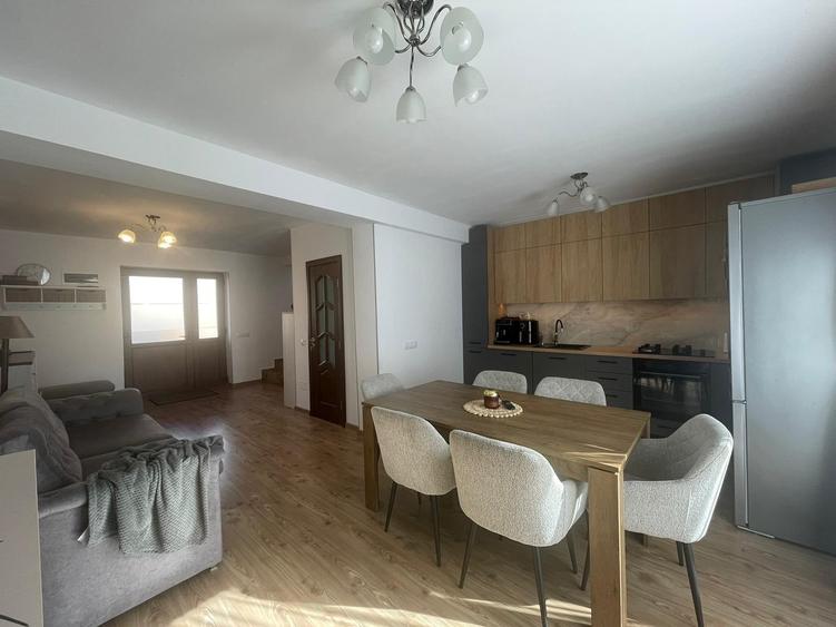 Duplex cu 3 camere cu Canalizare în Florești