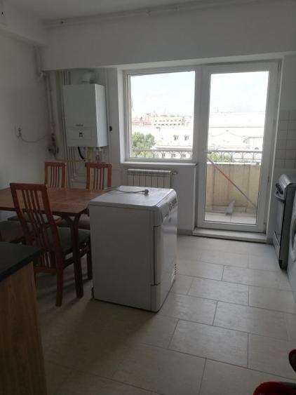 Apartament cu 4 camere decomandat în Unirii