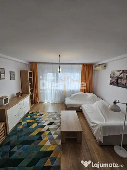 Apartament cu 3 camere semidecomandat în 1 Mai