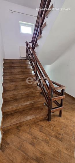 Casă individuală cu 10 camere cu Canalizare în Micro 6