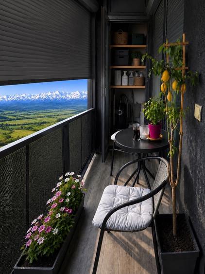 Apartament cu 3 camere decomandat în Exterior Vest