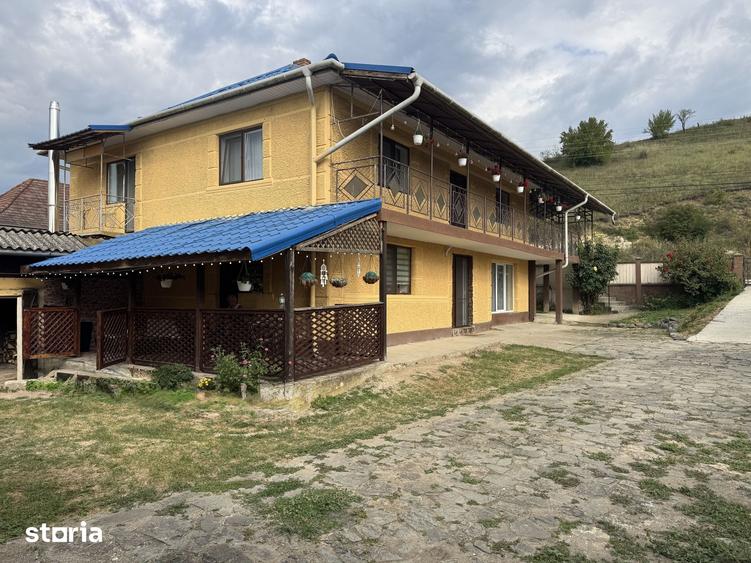 Casă cu 6 camere cu Teren 1000 Mp în Central