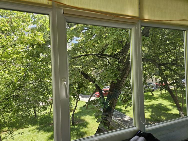 Apartament cu 3 camere decomandat, mobilat în Exterior Vest