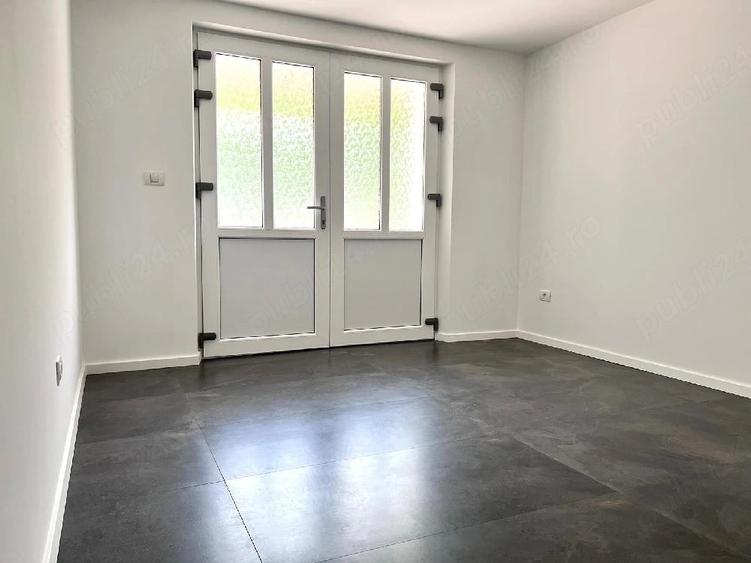 Apartament cu 3 camere decomandat în Exterior Vest