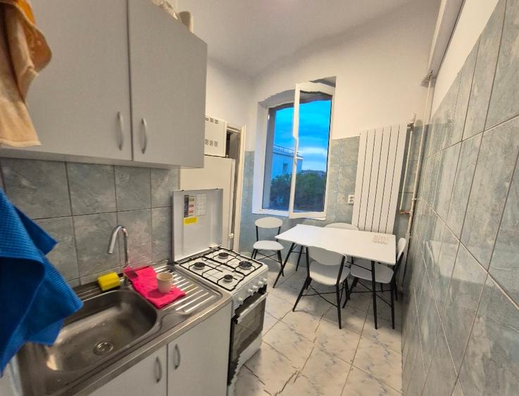Apartament cu 2 camere decomandat, mobilat în Barbu Văcărescu