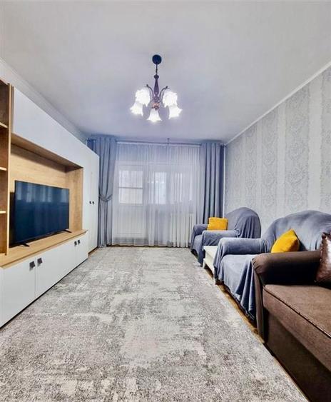 Apartament cu 3 camere decomandat, mobilat în Mircea cel Bătrân