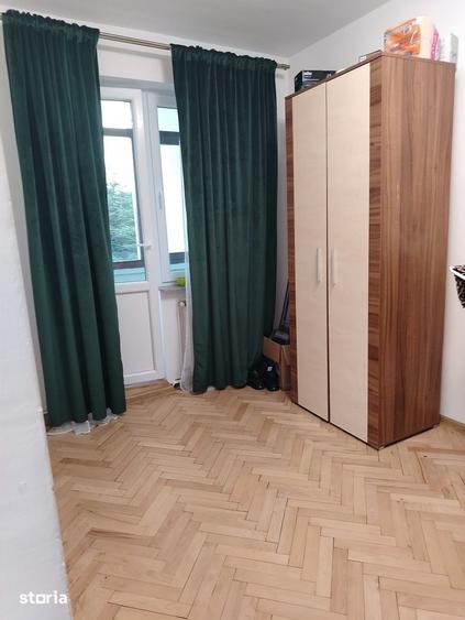 Apartament cu 3 camere decomandat în Valea Roșie
