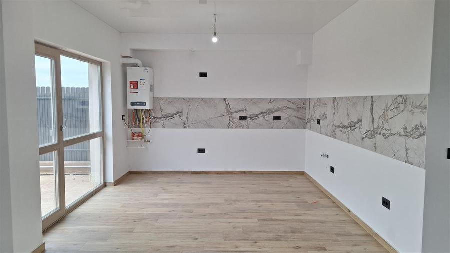 Casă cu 4 camere cu Canalizare în Valea Lupului