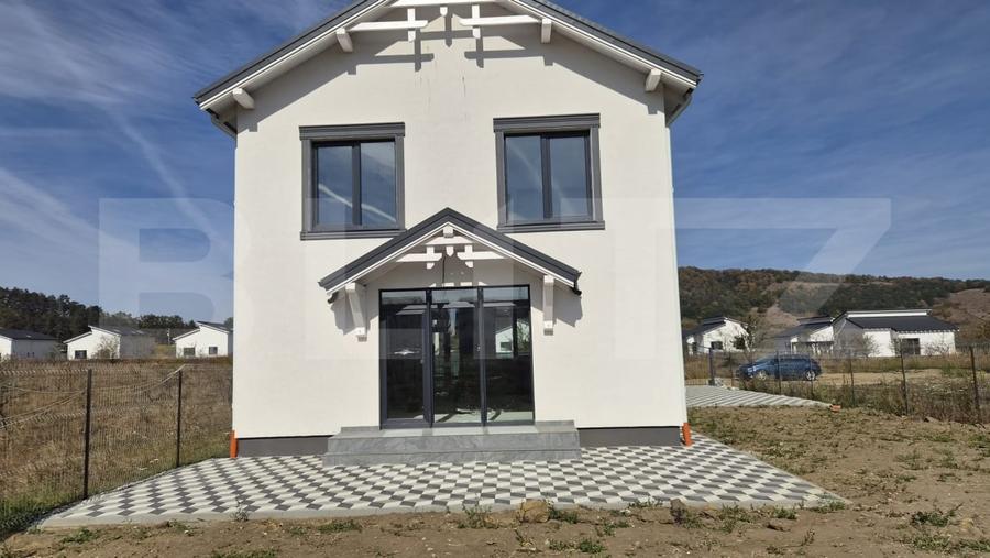 Casă individuală cu 4 camere cu Canalizare în Hărman