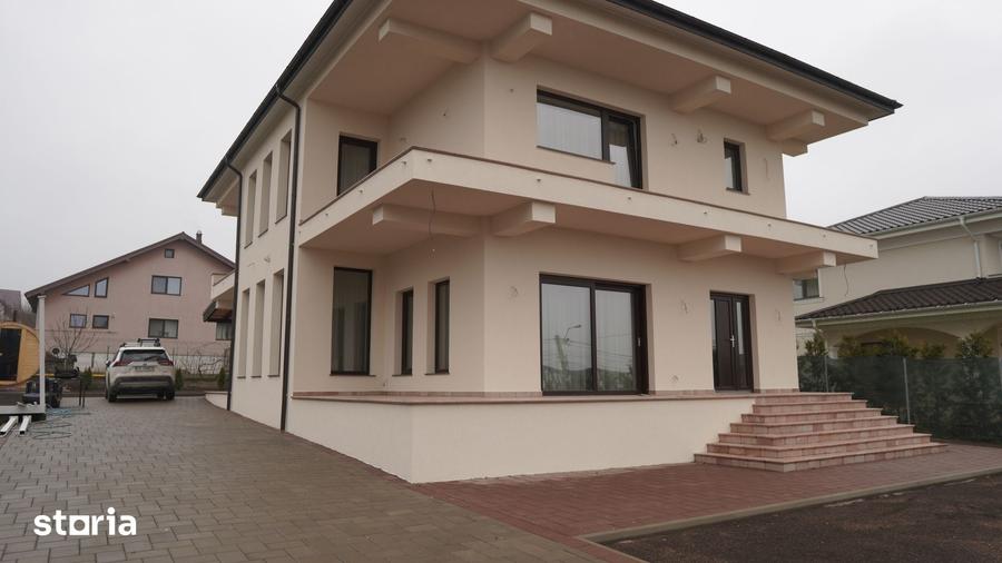Casă cu 4 camere cu Teren 1080 Mp în Șcheia