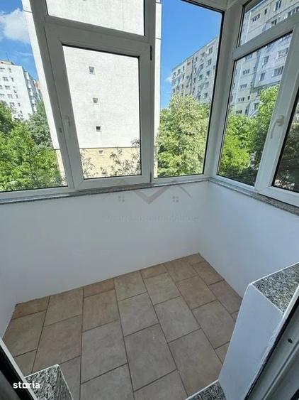 Apartament cu 4 camere semidecomandat în Mircea cel Bătrân