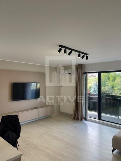 Apartament cu 3 camere semidecomandat, mobilat în Zorilor