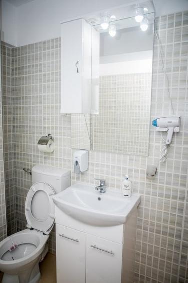 Apartament cu 2 camere decomandat, mobilat în Tomis Plus