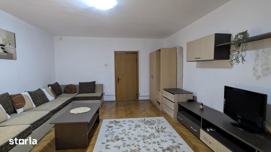 Apartament cu 3 camere decomandat în Nerva Traian