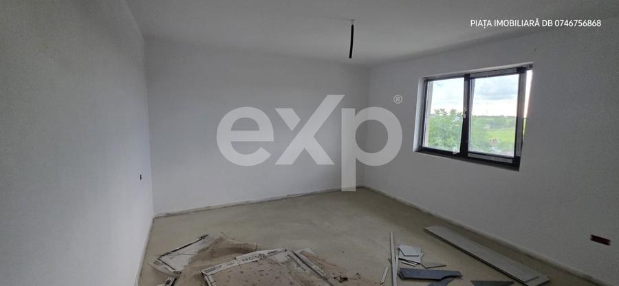 Duplex cu 4 camere cu Canalizare în Matraca