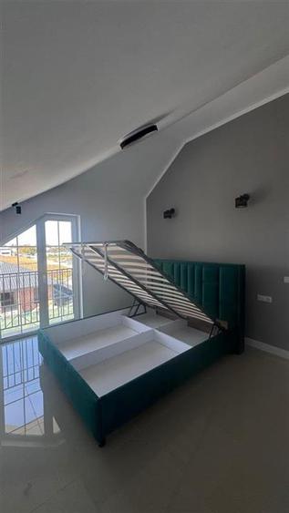 Casă cu 6 camere cu Teren 500 Mp în Stupini