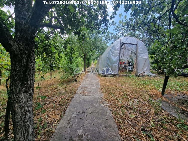 Casă individuală cu 3 camere cu Canalizare în Sănătești