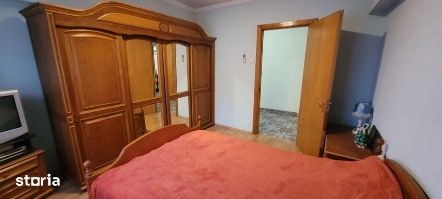 Apartament cu 5 camere decomandat, mobilat în Militari