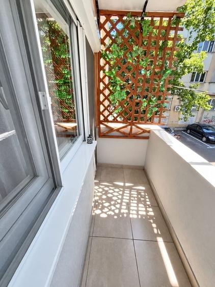 Apartament cu 3 camere semidecomandat în Brazda lui Novac