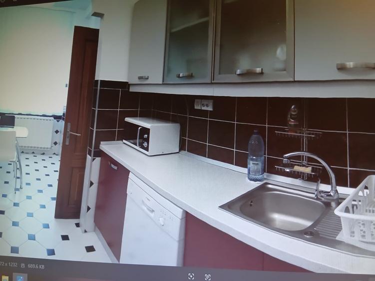 Apartament cu 3 camere decomandat în Primăverii