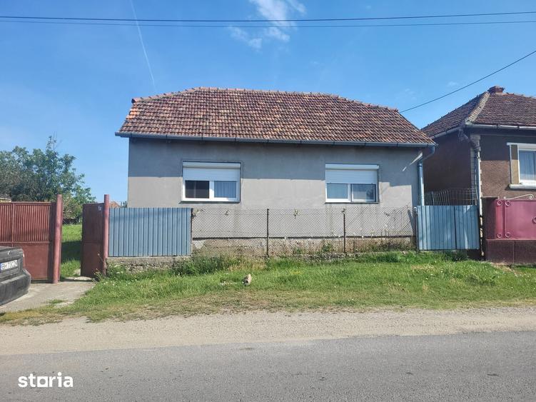 Casă cu 4 camere cu Teren 747 Mp în Hidiș