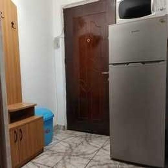 Apartament cu 2 camere semidecomandat în Boul Roșu