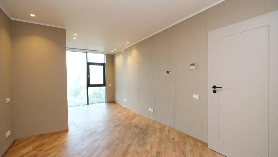 Apartament cu 4 camere în Dacia