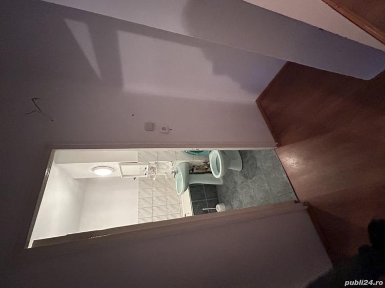 Apartament cu 3 camere decomandat în Petros